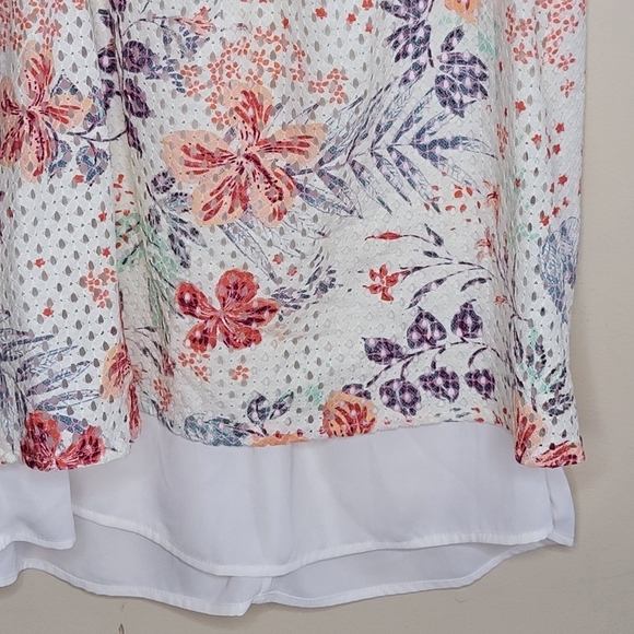NWT Stitch Fix Daniel Rainn | Cadez Perforated Floral Overlay Tank Blouse - Picture 3 of 8
